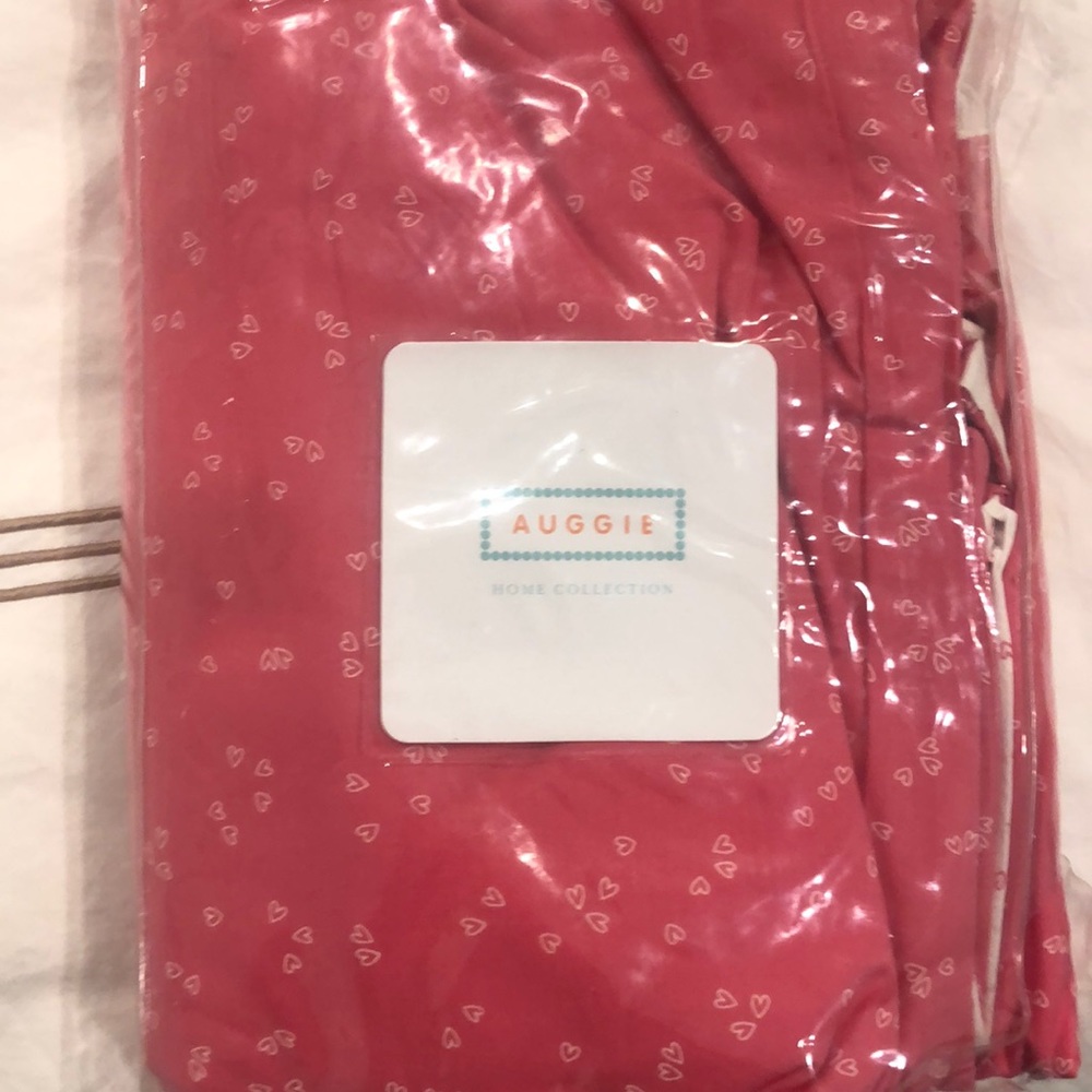 NWT Auggie quilt duvet cover in hot pink